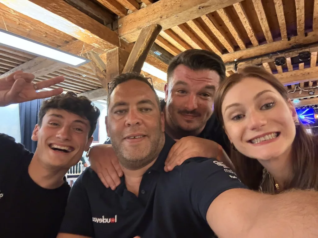 48b8d76d 9c05 4937 9eb8 4bd93e1b04ce 1 105 c